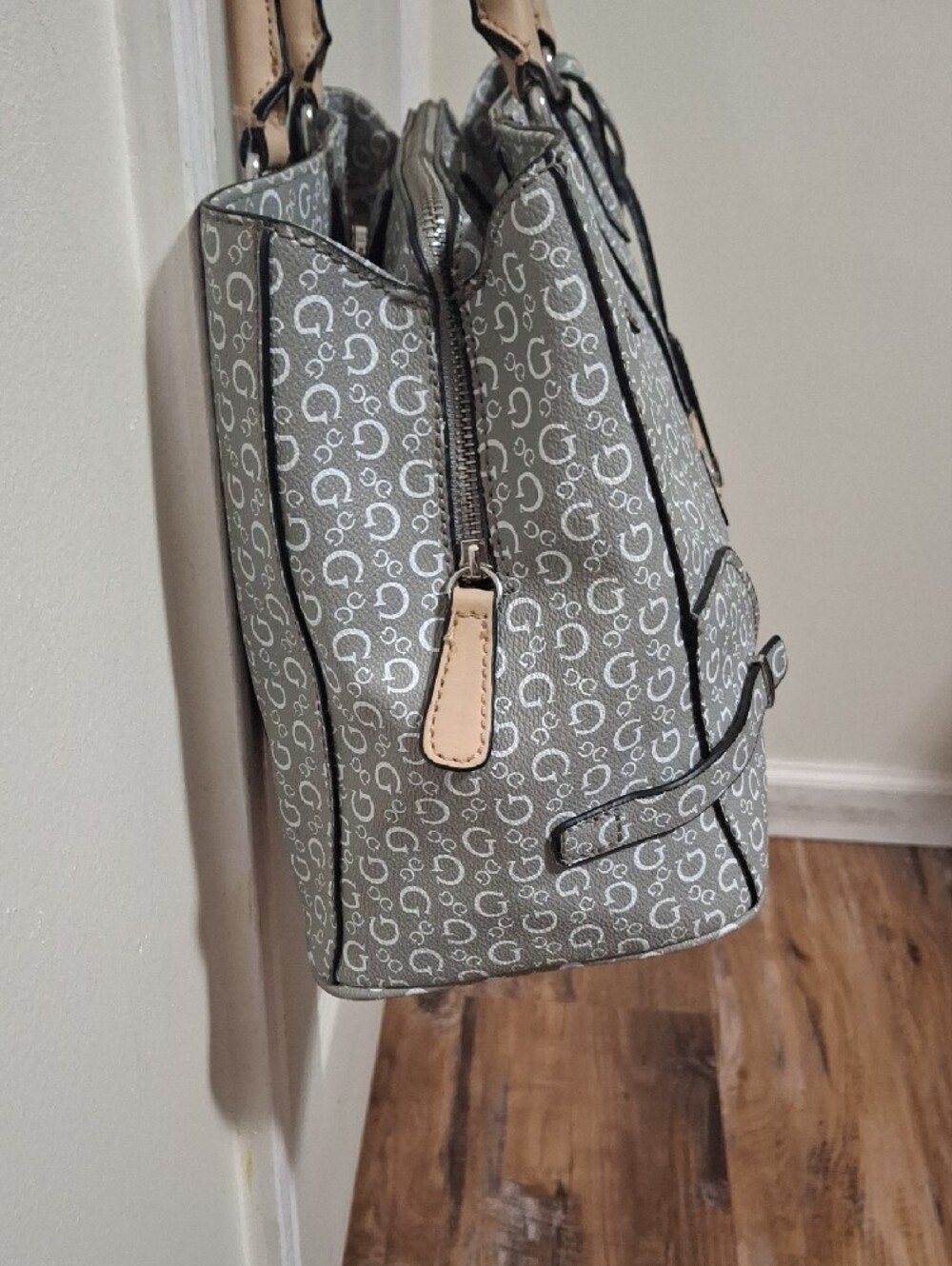 GUESS Gray Monogram Tote with Beige Handles - Picture 2 of 16